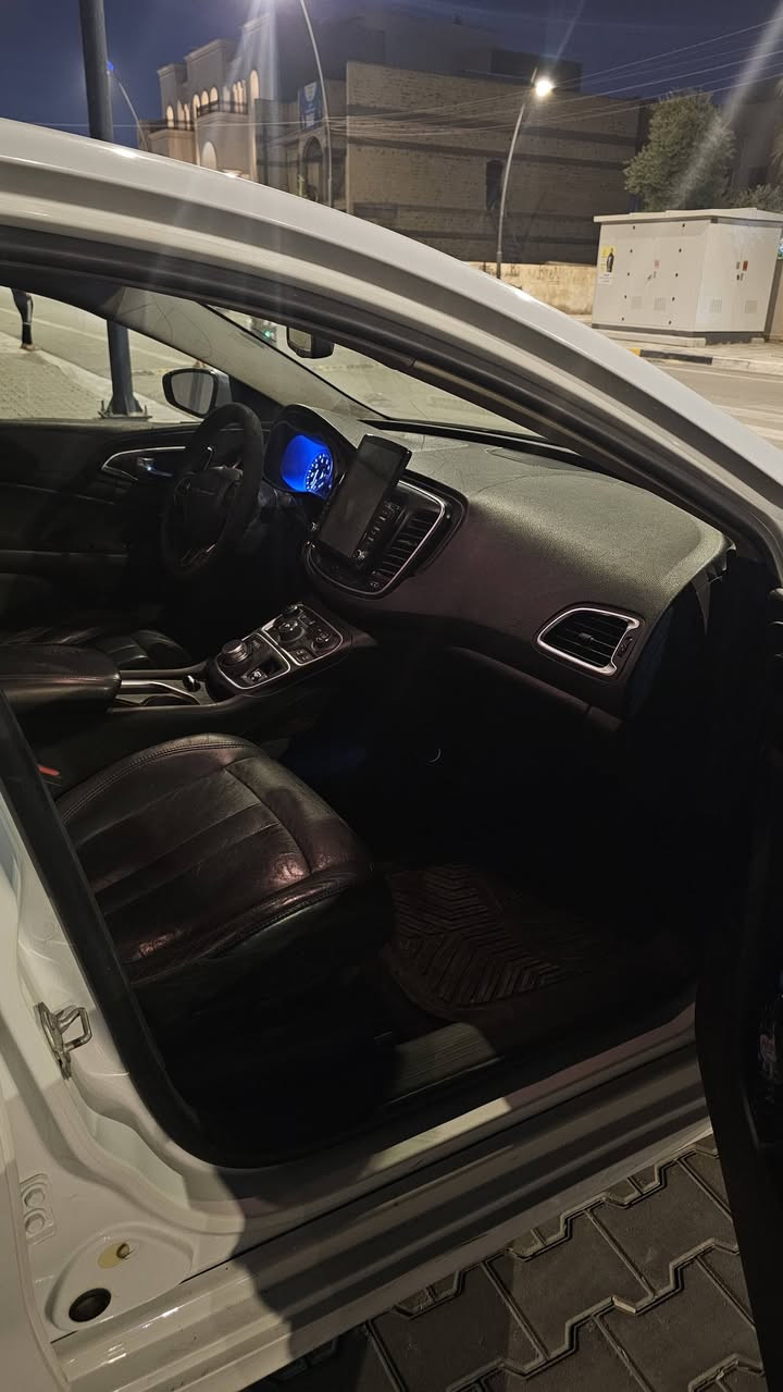 السلام عليكم سي200.    2017
جاهزه بسمي صبغ4 قطع.
سنويه ل2029 مكينه 2400..كير مكينه كفاله
90.وبيهه.مجال بسيط مال جناي

مكاني بالبصره اي ستفسار

***********

.
