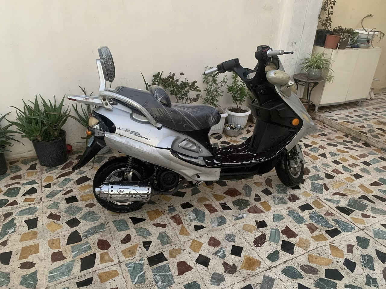 السلام عليكم للبيع دراجه YBMمرزي 2018الدراجه كامله شغل واطلع السعر 350الف وبي مجال استفسار ***********
