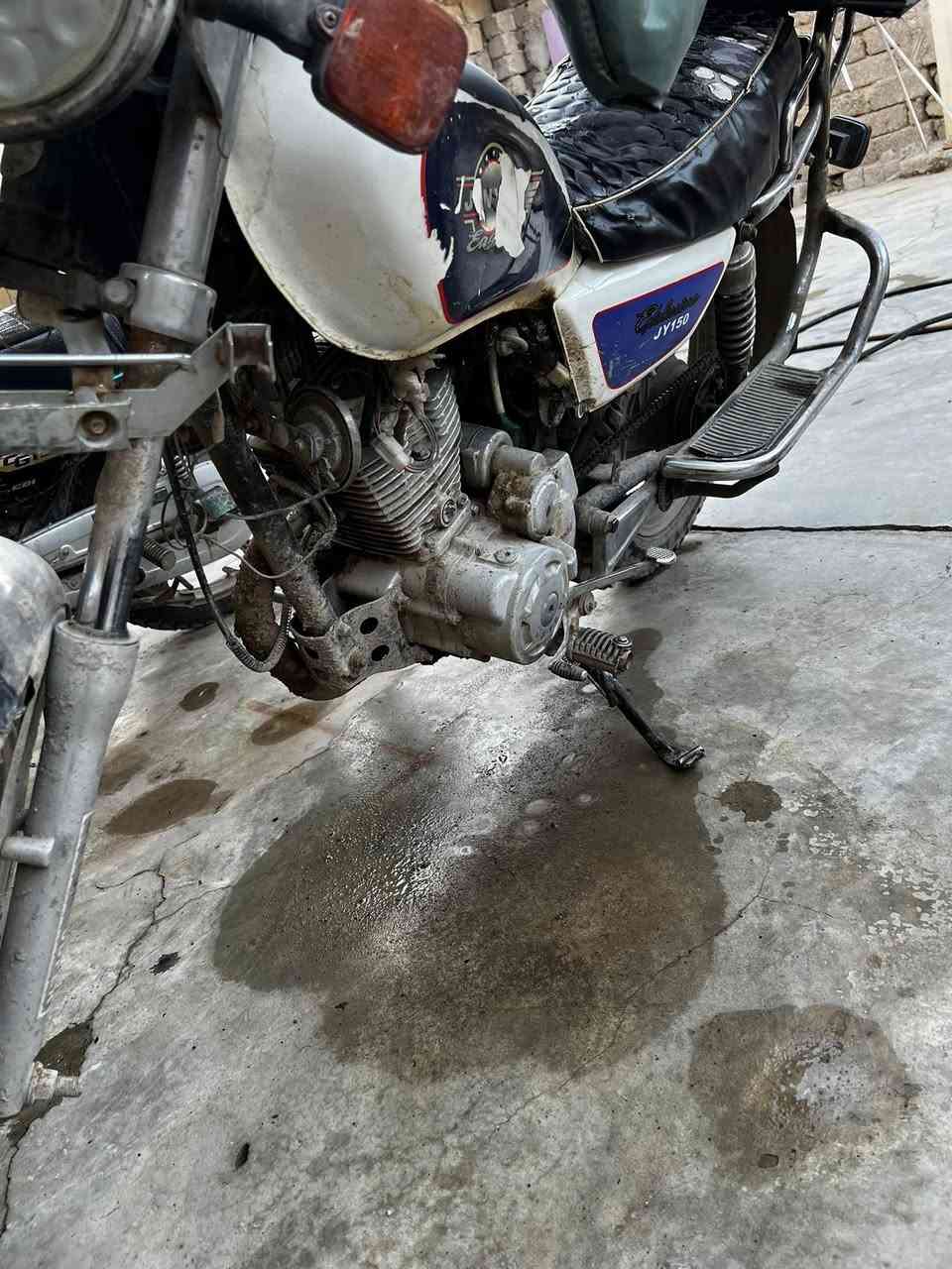 جاني للبيع مو دبل بالك لا محرك ستواته شرط بعز البرد نقره سلف السعر250 قفل ***********
