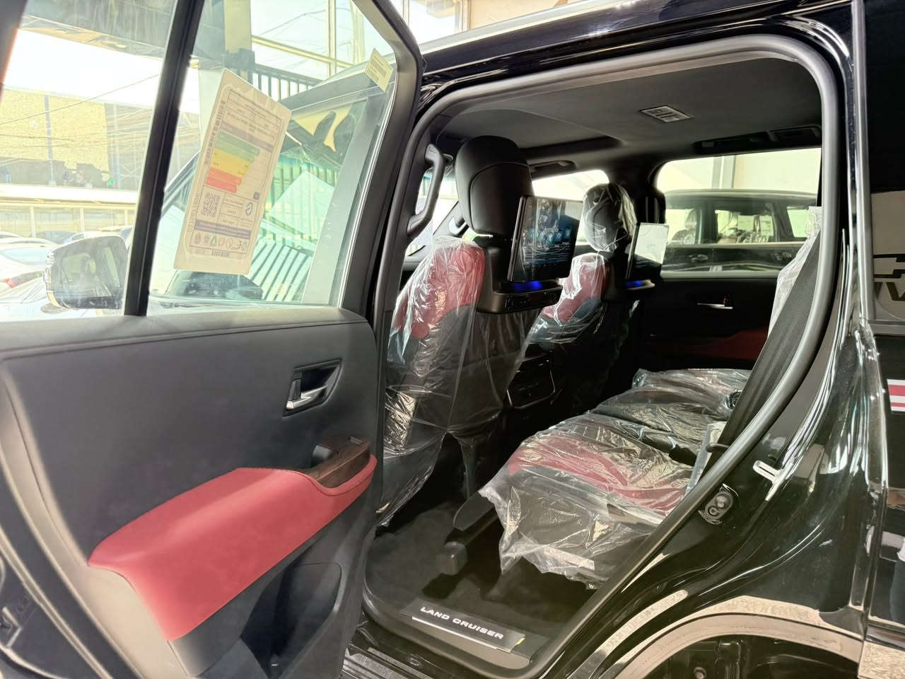 سلام عليكم للبيع لاندكروز 2025
زيرو بريم لمتد 
فول مواصفات للخير
٤ كامرات 
داخل احمر
مري شفط
حساس امامي خلفي
جنطه شفط
كشنات كهرباء
شاحن وايرلس 
٣ شاشات تطبيق
كشنات تبريد
مكان معارض النهضه فرع الثاني 
معرض بوابه عمان 
الاستفسار ***********&&***********
