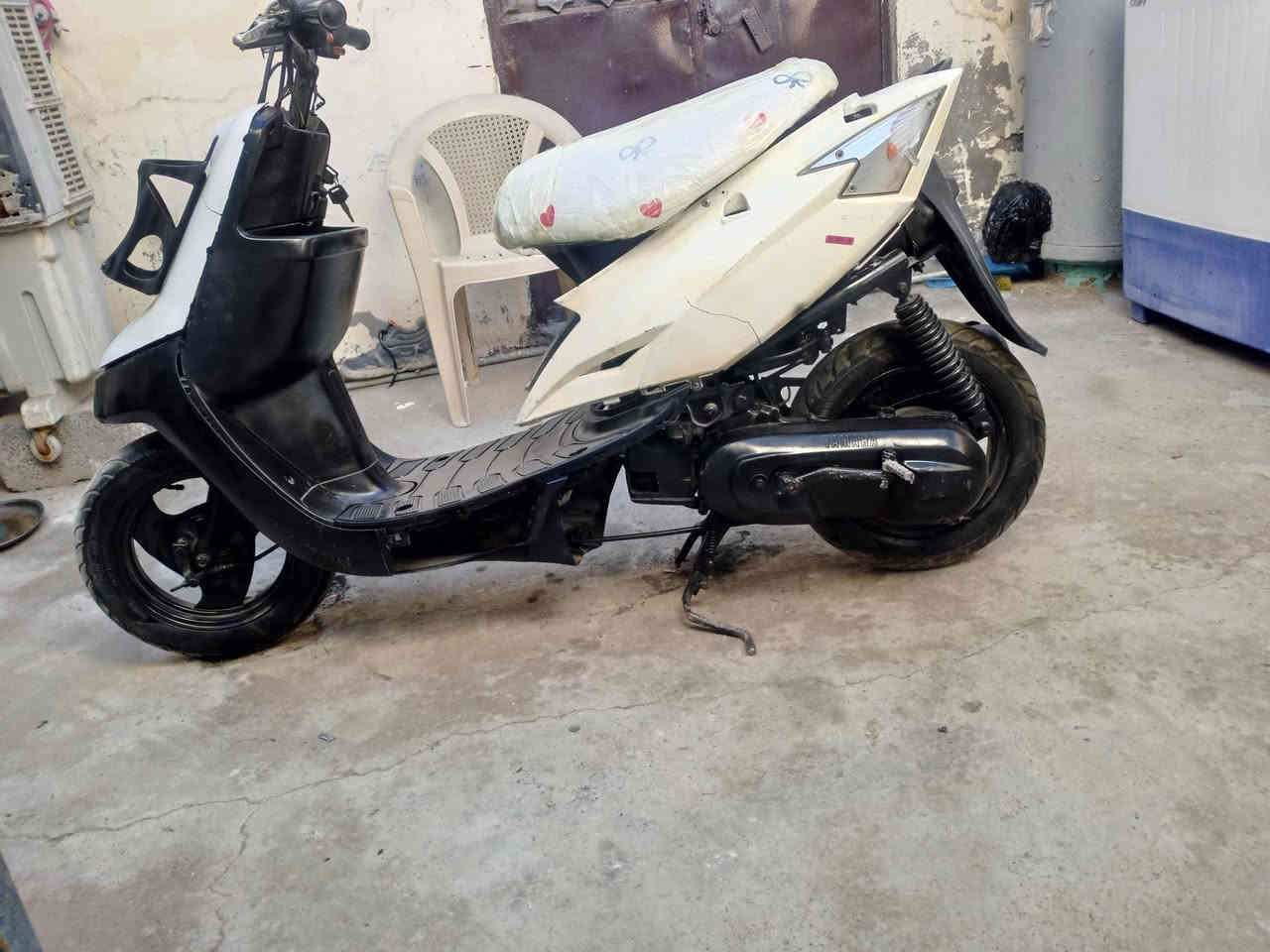 دراجة بطه فحل يابانية للبيع 250او بيه مجال سكن بغداد سبع البور شارع السوداني هاتف ***********
