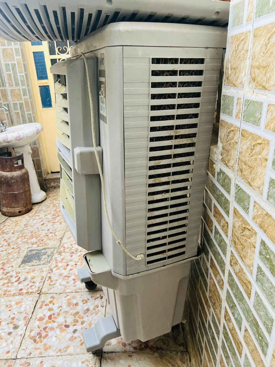 مبرده عملاقه اصليه زينه من هاي الكبيره  سرعتين زينه للبيع للبيع للاستفسار اتصل على الرقم او مراسله الصفحه الرقم ***********
