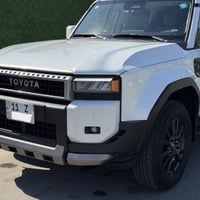 برادو 2025  فئه (R3) فوول ١/١ ضمان شركه ساز ٤ سنوات رقم بغداد باسمي  م...