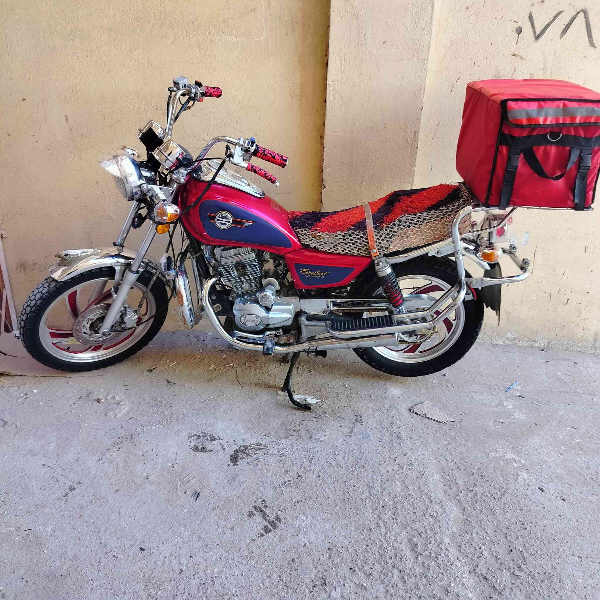 دراجه تيايمته للبيع دراجه ماناقصها برغي مامفتوحه اوراق أصولي جاهزة من كل النواحي سعر  مليون و400 وبيها مجال 
للاتصال ***********
