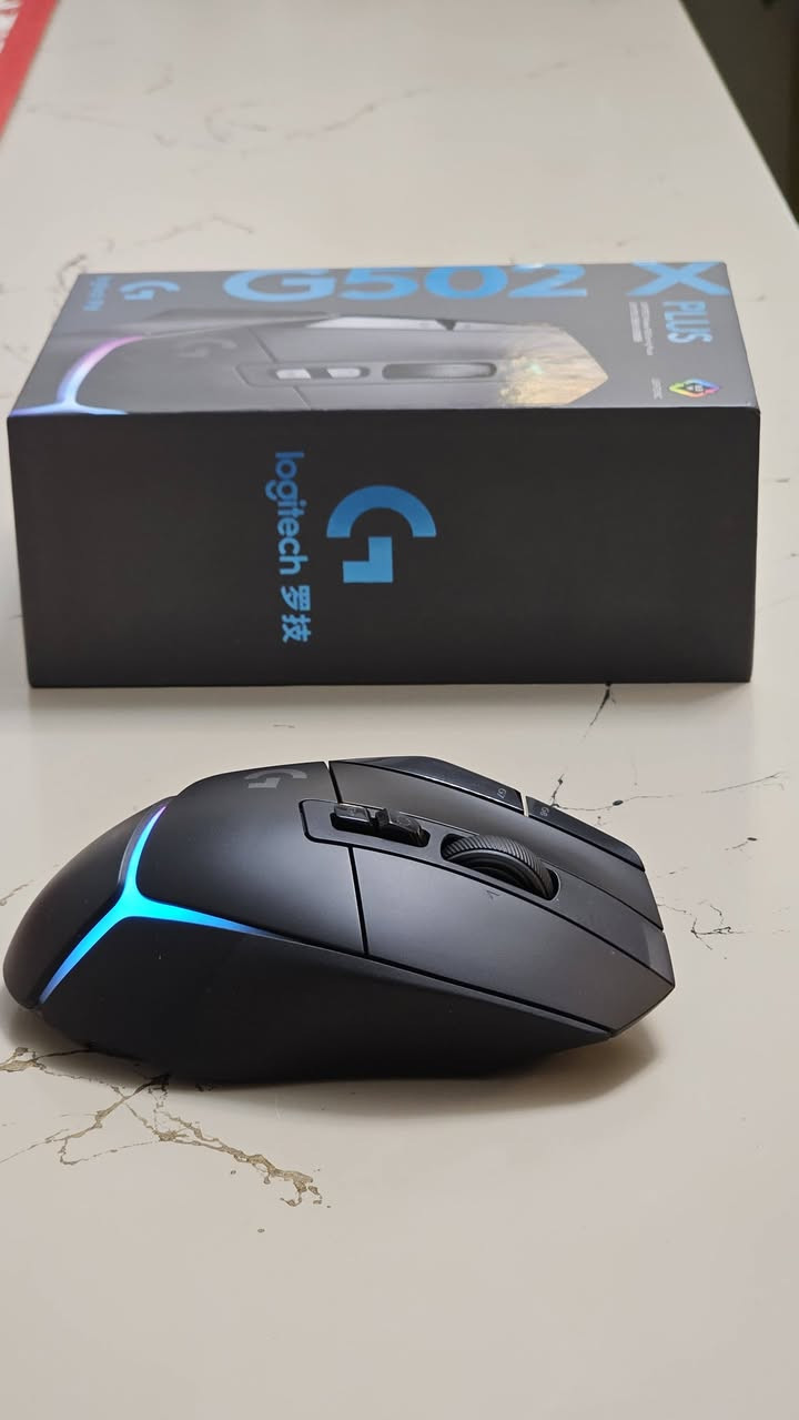 السلام عليكم
للبيع ماوس كيمينك Logitech G502 X Plus مع كامل ملحقاته
نضافة ٩٩% 
مواصفات : 

Onboard memory: Up to 5 *Two profiles by default, five by using Logitech G HUB Software

USB-C Charging: Yes

LIGHTWEIGHT: 106 grams

LIGHTSPEED wireless technology: Yes

Programmable controls: 13

RGB lighting: 8-zone

Charging port: USB-C

Sensor: HERO 25K

Resolution - Tracking: 100 – 25,600 DPI

Max. acceleration: >40G

Max. speed: >400 IPS

Zero smoothing/acceleration/filtering: Yes

سعر : ١٥٠ الف 
تواصل : ***********
