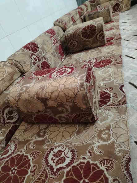 جلسه للبيع ١٤ متر سعرها ١٩٠ مكانها نجف حي ميسان مقابيل العسكري *********** بيه وتساب النجف
