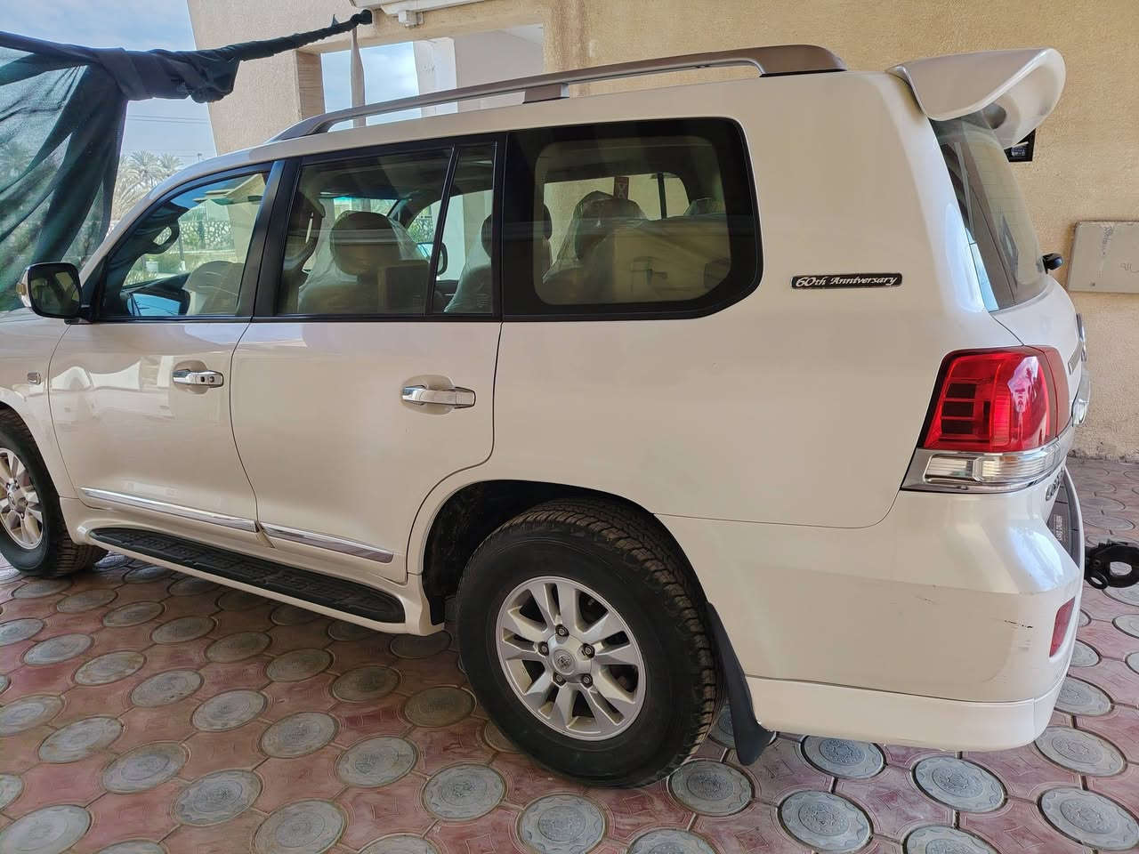 السلام عليكم
لاندكروزر ستينيه اصل 2011 رقم بغداد بأسمي تحويل ثاني يوم تخم تاير اصلي سياره جديده كلش السونار مرفق لكم  بالمنشور المكان بابل محايل
للاستفسار ***********
