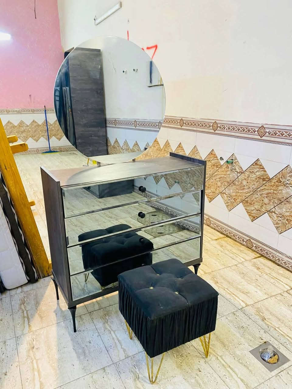 غرفه ماركه مودرن حديث 😍موديل زاويا 9قطع اناره داخل الكنتور نظافه 95 واصل شد او نقل


**إذا كنت صاحب هذا الإعلان وتريد حذفه لأي سبب، رجاءا أرسل رسالة إلى الدعم الفني**