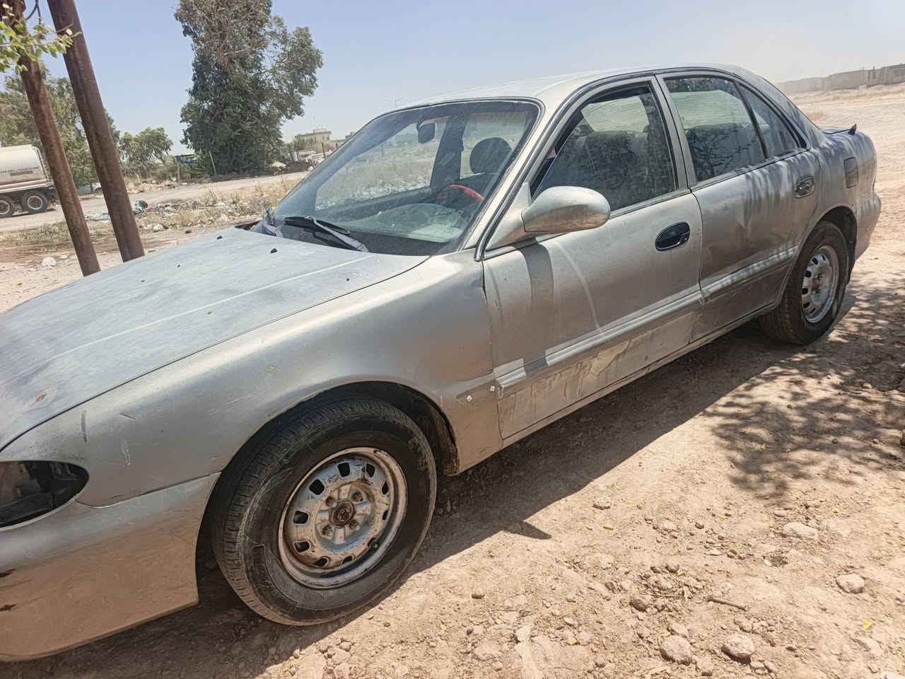 السلام عليكم 
سوناتا مغولي موديل ٢٠٠٠ للبيع محرك كير صدر تخم تاير 
رقم صلاح الدين الماني 
٢٠ وبيهه مجال ***********
