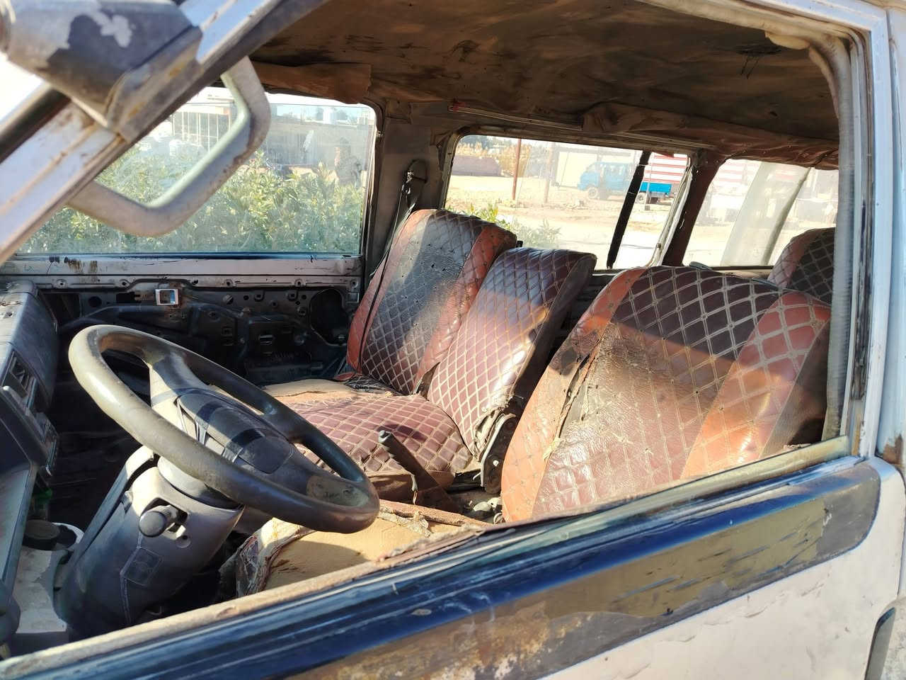 كيا بستا موديل ٩٣ باسمي وكاله من صاحبهه الشرعي اسوي وكاله محرك نضيف كير بس ثالث يشتغل  سعره ١٥ ورقه وبيه مجال للشراي ***********
*********** تقاطع النهروان
