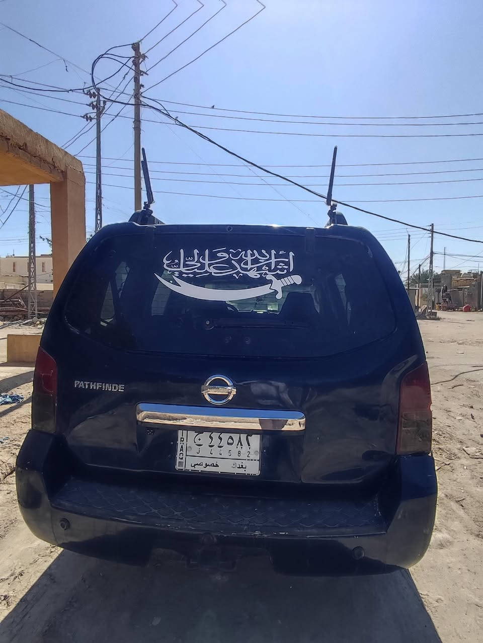 السلام عليكم نيسان باثفندر للبيع موديل 2008 سبعه راكب قطعتين تبريد مكفوله من الضربه والصبغ والتبديل كير ومكينه مكفولات حداديه وتخم تاير وباتري وكهرباءيات جديد بيها منظومه غاز 80لتر يعني غاز وبانزين  بسمي مداور ليمت مايعجبك 
سعر 105 بيها مجال للستفسار***********
