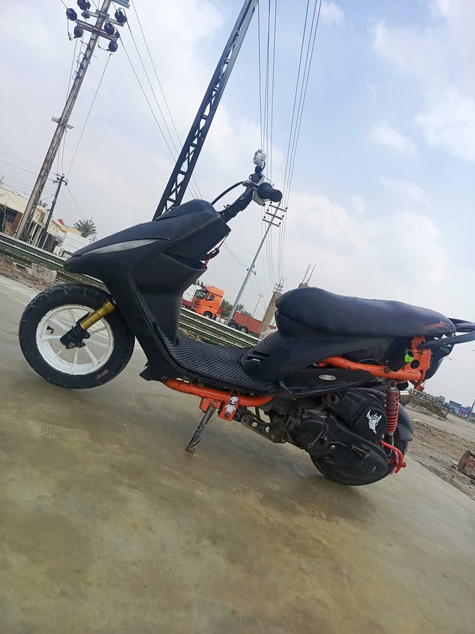 السلام عليكم ماكس عدله
كهربائيات شغاله كلها..سف هندر نگره...منضومه كلجات كلها جديده...مكينه55تخبل شلعه ومعدل ڜگ الگاع...
وياله وتواير جدد.. سعر..350.
***********
