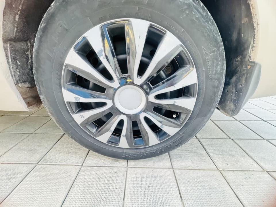 السلام عليكم 
للبيع كامري 
موديل 2004
رقم بغداد جديد  
الون شنباني 
محرك مبدل جديد
كير تمام 
فتحت سقف واكفه 
تبريد قطعتين 
برده خلفيه 
مصبوغه عام 
السياره حلوه وناعمه 
وداخله حلوو ونضيف 
وبل عافيه عل ياخذه 
رقم صاحب السياره 
***********
