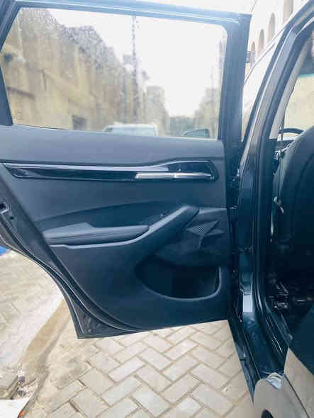 سلام عليكم 
كيا سيليتوز منفيس بأسمي 
موديل 2024 معروفه باقي المواصفات 
للاستفسار ***********
