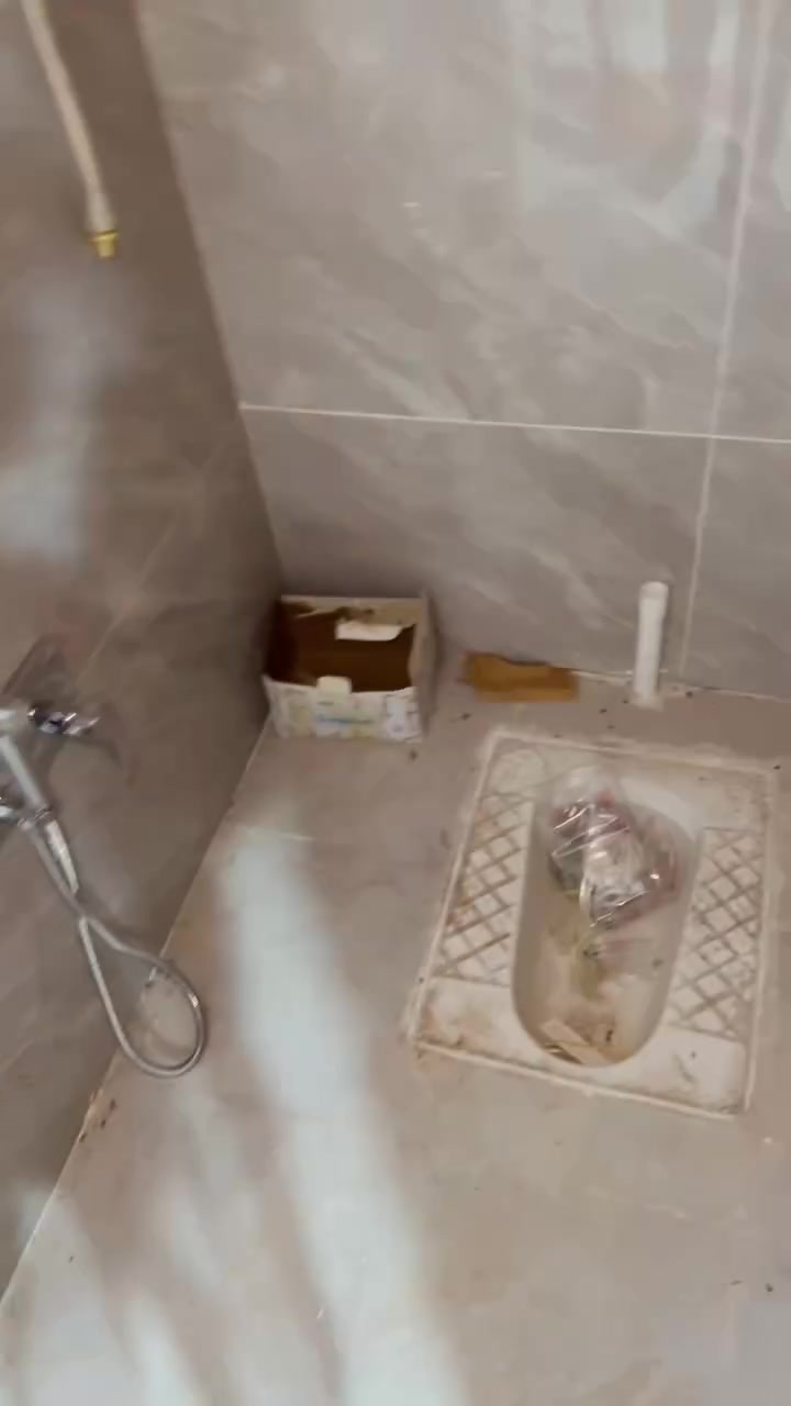 تم تشطيب منزل يتضمن مجموعتين صحيه البصره سنيديه ***********
