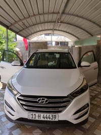 سياره توسان لون ابيض سياره نظيفه مكفوله من كلشي موديل  18رقم مميزه محر...