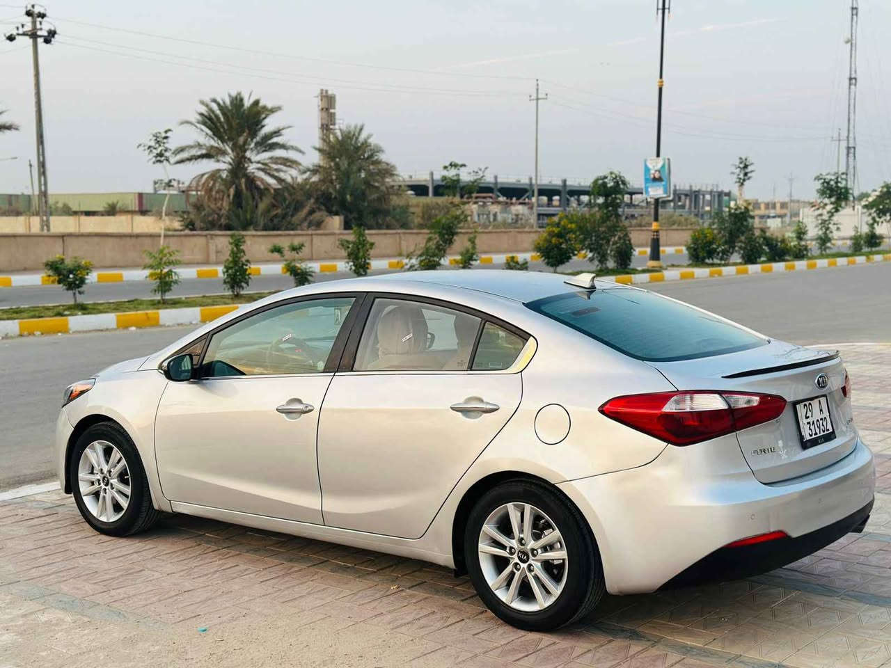 السلام عليكم سياره كيا فورتي أمريكيه للبيع موديل 2015 رقم واسط حره تحويل مشروع وطني الرقم الدولي ضررها تبديل جاملغ أمامي صبغ بنيد وصبغ الهلال الخلفي محرك ٢٠٠٠ شاشه كاميرا تحكم جهتين مرايات شفط ويل كروم تبريد حداديه السعر 105 ورقات وبيها مجال بسيط للشراي مكان السياره ناصريه الشموخ للإستفسار *********** *********** أرقامي بيهن واتساب ناصرية, ذي قار
