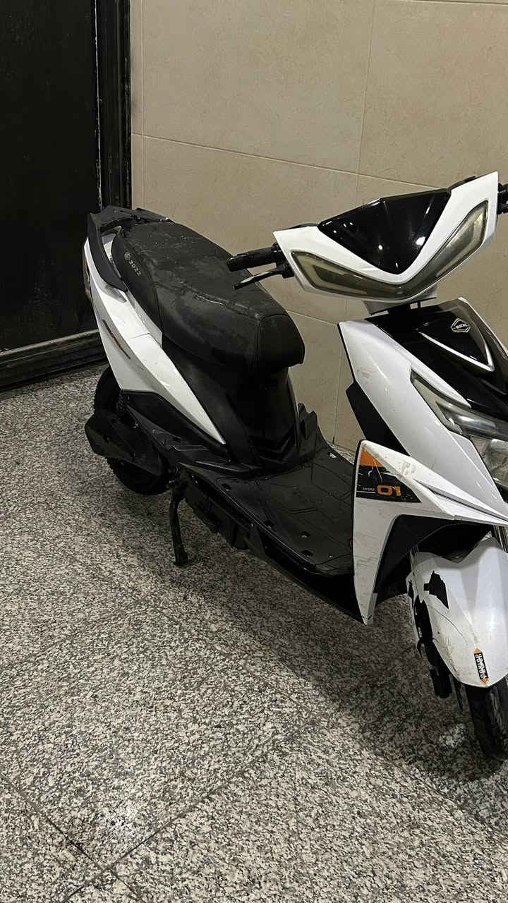 للبيع الدراجه شوفت عينك مابيهة كل نقص كامله من كلشي كهربائياتهة كلهة شغاله ترجع للخلف نضام رجوع شاشه تعرضلك اعطال دبل بصمه هورن اشاير لايت عالي ناصي 3 سرع ملفهة 1500 البطاريات 6 سعرهة مناسب مكاني الاعضميه شارع المغرب ***********
