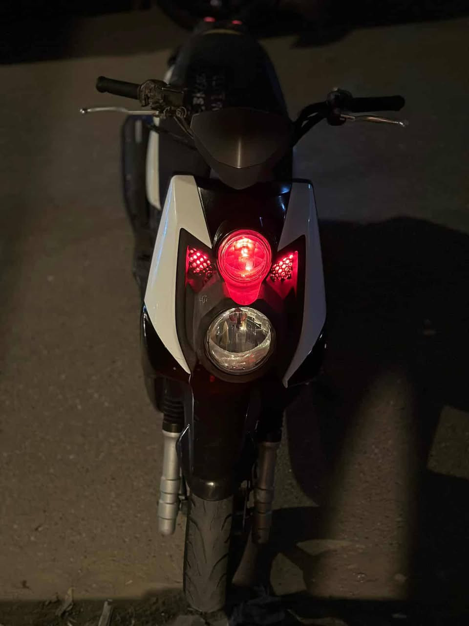 سلام عليكم 
دراجه سكنس جبلي للبيع دراجه بلاد مامفتوح بيه برغي دراجه كامله وشغاله من طول للطول ماتصرف عليه ربع دراجه حته وراق وياها ب950  وبيه مجال محتاج ومستعجل ع البيعه كلش مكاني ناصريه مركز ***********
