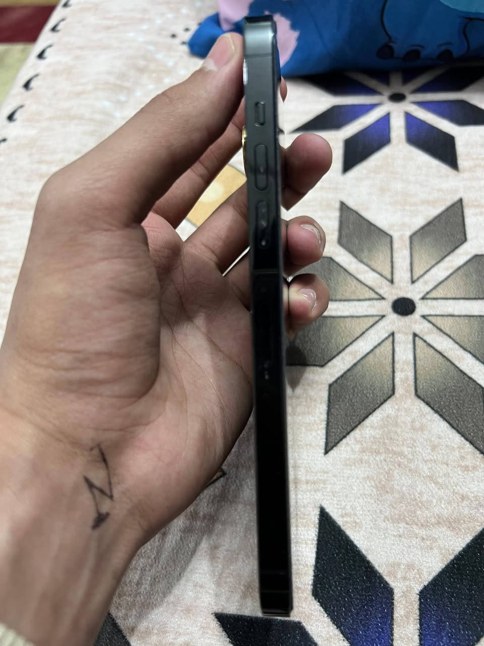 سلام عليكم ايفون ١٤ برو ماكس
مكفول من التصليح والتبديل كله على وضع الشركه
بطاريه ٩٠ مامعله اصل شرق اوسط 
***********
