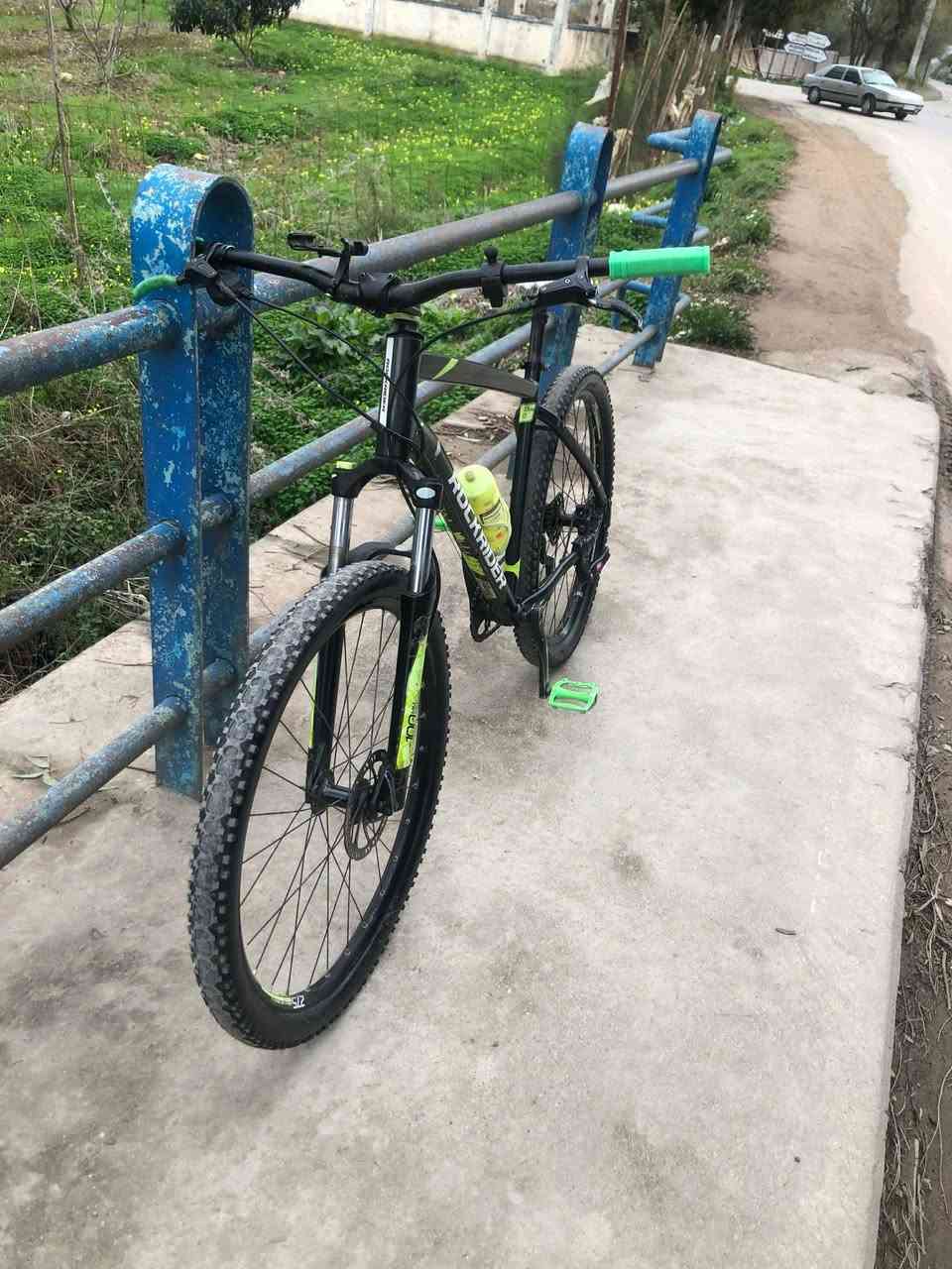 Rockrider st 530 xl 
خصها خدمة فالفرانات 
تيبازة بلدية حطاطبة 
توصيل متوفر 
لي يساوم مليح بصحتو


**إذا كنت صاحب هذا الإعلان وتريد حذفه لأي سبب، رجاءا أرسل رسالة إلى الدعم الفني**