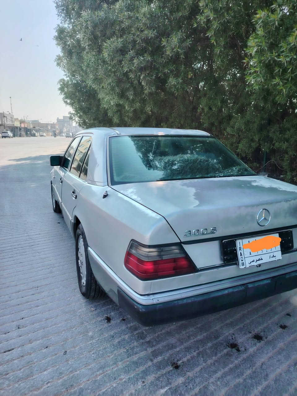 سياره مارسيدس للبيع رقم بغداد  بسمي موديل 1992 مصبوغ جماليه محرك  بطه vvt2500 السعر 65 بي مجال المكان النجف الأشرف ***********
