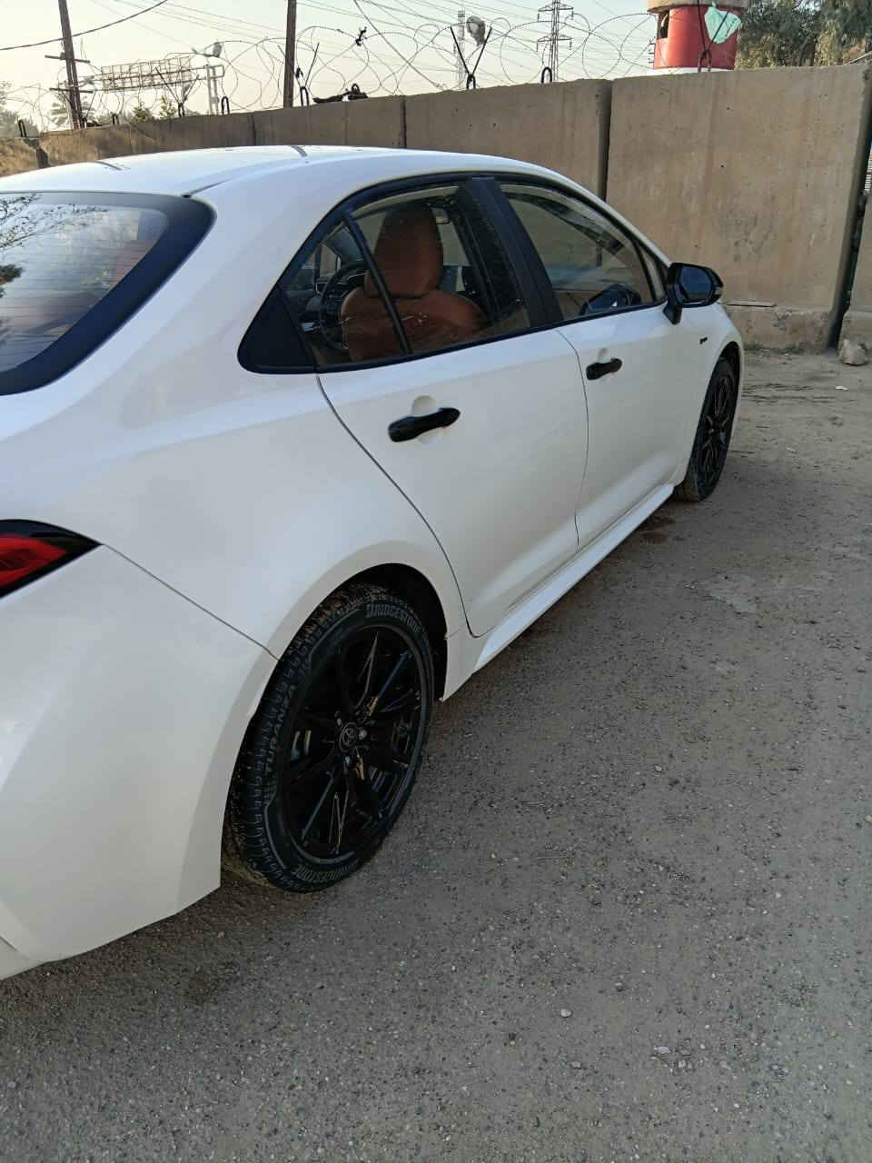 السلام عليكم
كورلا موديل 2025هايبرد GR
السياره بحاله الوكاله ماشيه الفين د
اعلى مواصفات بال كورلا 5كامرات 
السياره كفاله عامه من كلشي 
داخل جلد 
كراسي كهرباء 
معروفه مواصفات ال GR
جديده بمعنى الكلمه تحويل ثاني يوم 
السعر 27 مليون وبيها مجال بصيط 
عنواني بغداد خلف بوابه الكاظميه 
***********
