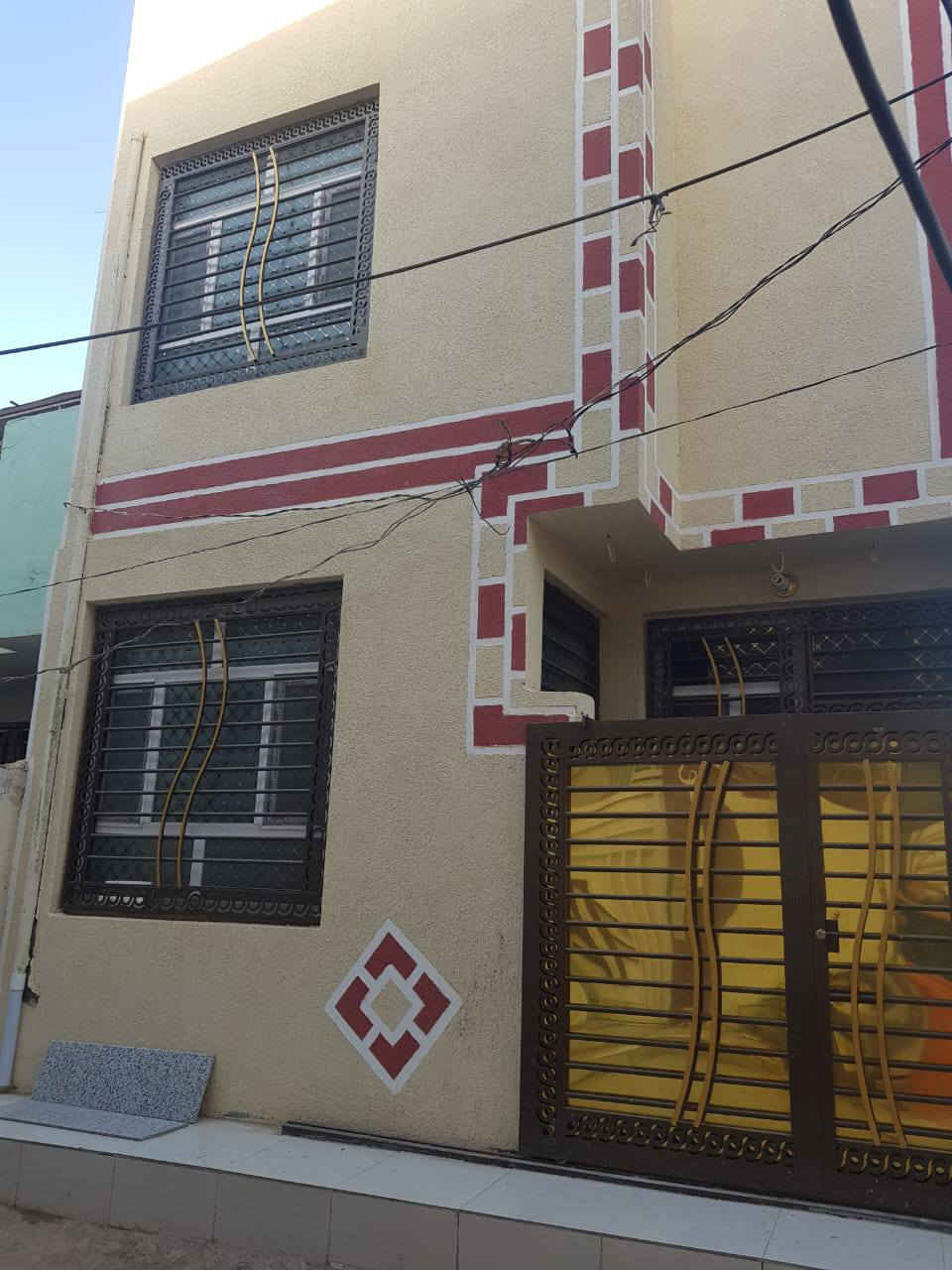 السلام عليكم دار للبيع المساحه 60 متر طابقين بناء حديث العنوان كربلاء حي الامين قربم مطعم مندي عز الدين الاستفسار اتصل على هذا الرقم***********
