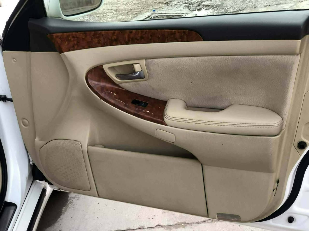 شاهينه
2005
2 دووگمە 
۱٨۲
ناوزه رد
رۆنی گێرو مەکینەی تازەی گۆراوە
٤ تایەو دەبڵی لۆک 
کامل مەسروف کراوە
ته بريد ساردو كه رم به شه رت 
سه قف شوشه
بيش و بشتي به شه رت
٤٨ توزي معامه له 
شوين كفري 
0772 854 75 10
