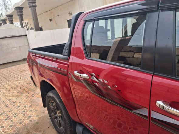 السلام عليكم هايلوكس ٢٠٢٢ رقم اربيل كفاله عامه ماشيه ١٢٠ حقيقي كير اوتو ماتيك قطعتين تبريد لبنيد جكات مثبت سرعه  كامره محيطيه لايت زنون كشف ضباب بصمة باب بصمة تشغيل سنويه جديده السعر ٣١٠ وبيه مجال المكان واسط العزيزيه للإستفسار الإتصال ***********
