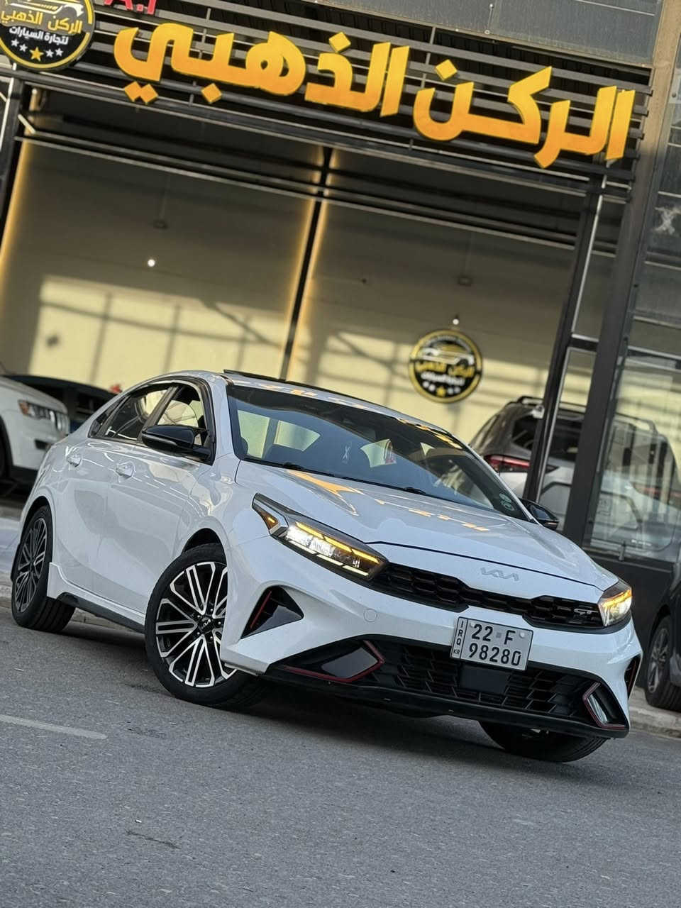 🚗 للبيع: كيا فورتي GT موديل 2022  بلاش 157$🔥
📍 مكان السيارة :  موصل مدينه المعارض الجديده 
معرض الركن الذهبي 
📞 للتواصل: واتس اب    ***********
                                              *********** 
🛠️ المحرك: 4 سلندر 1600 توربو 🚀🚀
السعر بلاااااااش💥🔥😳157$🔥
⚙️ المواصفات: 1/1 فووول الفوووول 
• بصمه تشغيل 
• سلايت 
• كشنات حار وبارد 
• شاشة كبيرة وكاميرا
• CarPlay و android
• تحكمات ستيرن
• أوتو ستوب
• قيادة ذاتية
• تحديد سرعة وتحديد مسار
• رادارات أمامية وجانبية وخلفية
• مثبت سرعة
• مانع انزلاق
• 3 انضمة قيادة

⚠️ أضرار السيارة: 
• بدووون صبغ 
• بجم كبس 
بدووون دواخل 
بدووون ايربك 
اقل الشبر تعديل يم السلايت 

📌 تفاصيل إضافية:
• السيارة رقم اربيل شرط التحويل 
• لون السيارة ابيض🤍
• الكير والمحرك بحالة ممتازة – شرط الفحص
• صدر وخلف "بلادي"
• الرادار وحجر البيئة والكزوز  كلها أصلية
• السيارة بحالة ممتازة وبدون مصاريف
السعر 157$🔥
