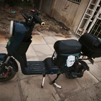 دراجه شحن ار 9 بطاريات جدد شاحنه جديده يدات جدد صندوق جديد  0780878709...