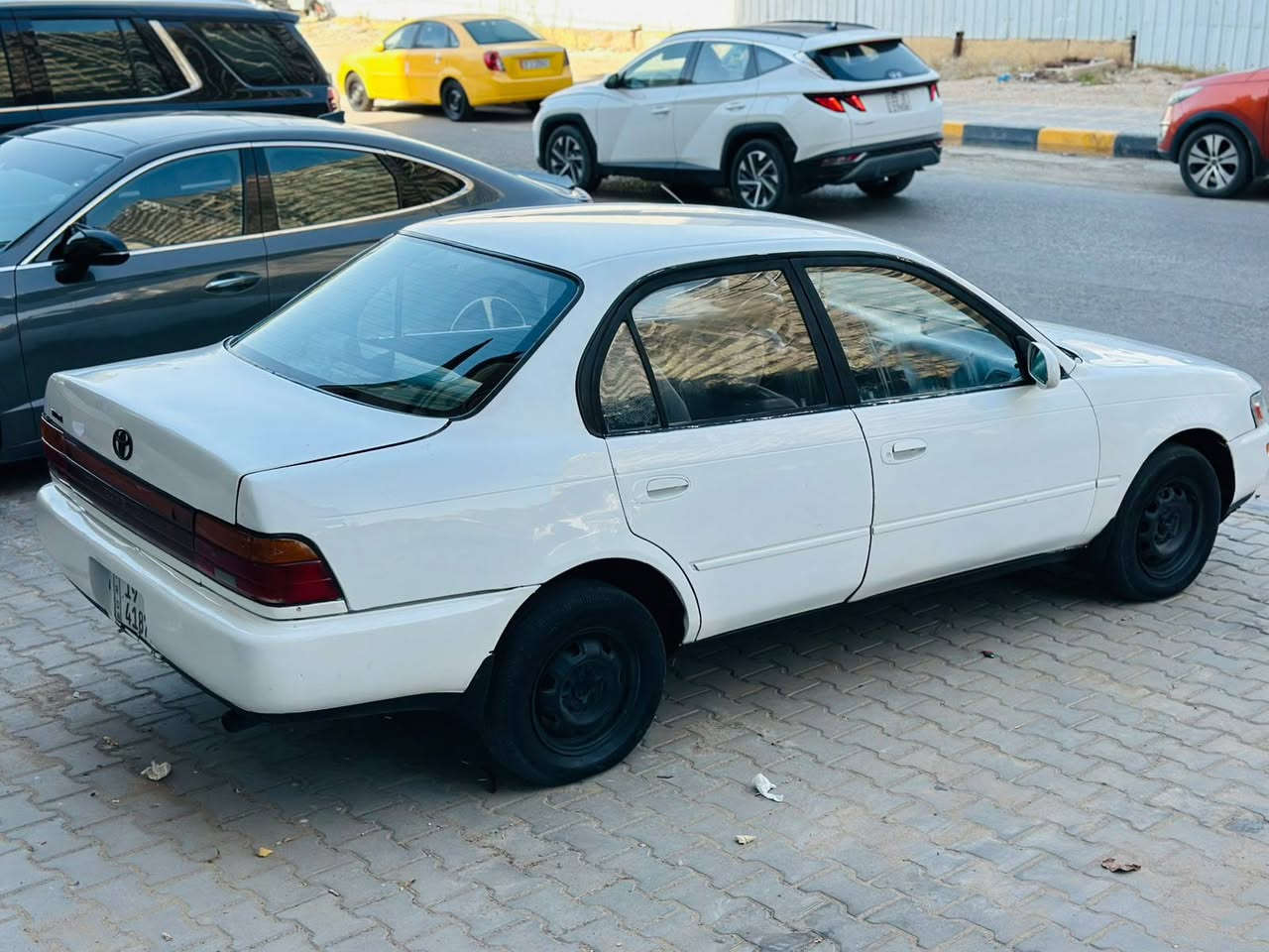 السلام عليكم سياره كورولا موديل 93   بلادي( يسرى بلادي) سياره  بسمي تحويل وين مايعجبك سعر 53وبيه مجال بصيط   سياره مصبوغه جماليه فقط مكفوله من ظربه داخله  جديد حداد جديده مكينه وكير مكفولت مكاني كربلاء ***********
