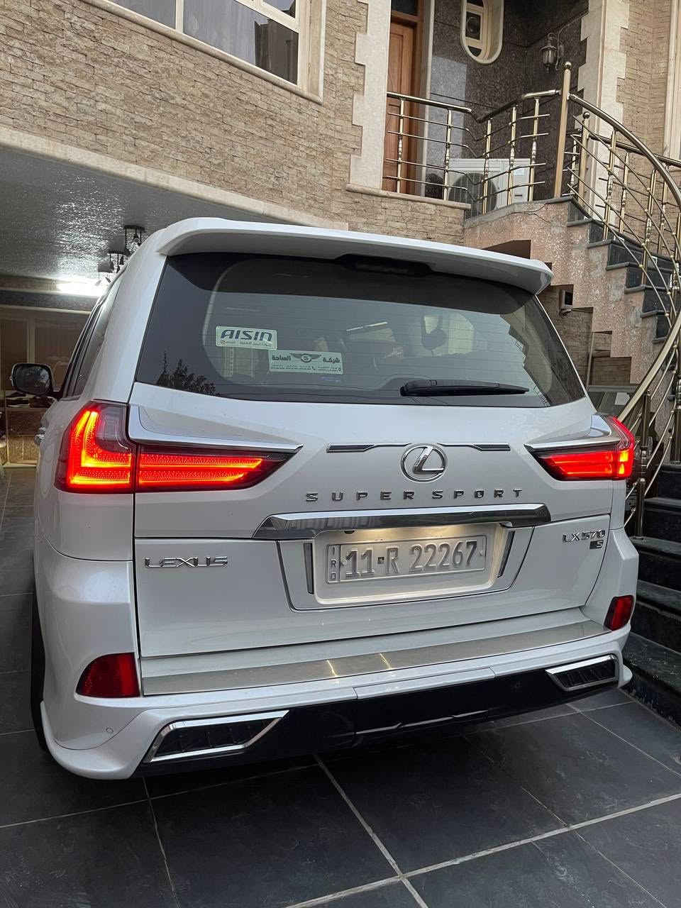 للبيع لكزس LEXUS 
ما شاء الله تبارك الرحمن ❤️
 موديل 2018
بريم 
ماشية 98 الف كيلو
السيارة مكفولة من الضربة والصبغ 
رقم بغداد
سعر السيارة 62 الف دولار وبيه مجال 
مكان السيارة الجادرية 
للاتصال ***********
