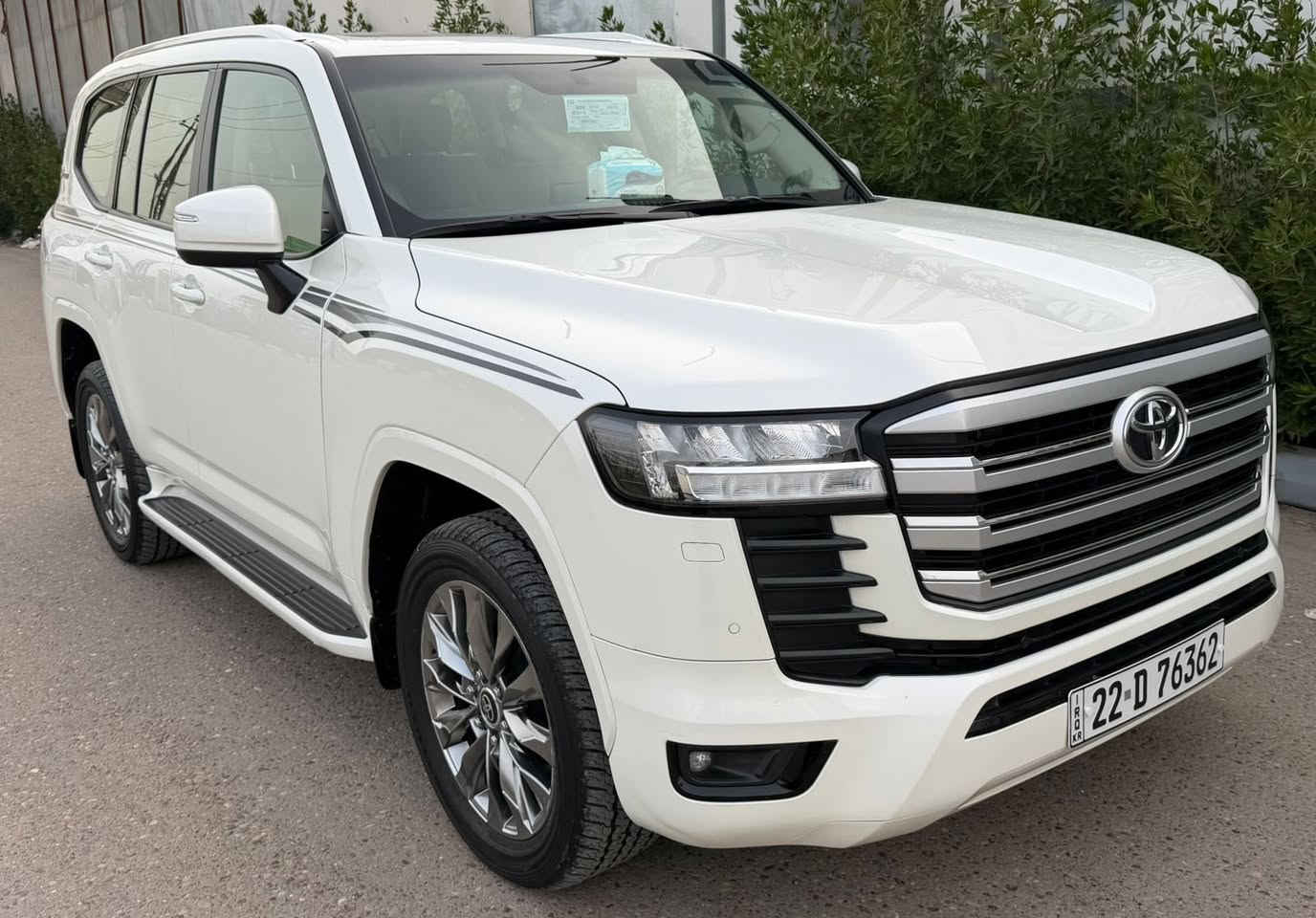 لاندكروز 2022 ساز مكفوله من صبغ والتبديل والبارد سياره جديده ماشيه 61 الف فول مواصفات محرك 6 سلندر 4000 بيه ملاحضه بل جاملغ الخلفي والباب شي بصيط واكع عليه تيزاب باتري مكانين زغار وكع لكير ماله وموجود بل منشور لفديوو مال لملاحضه 
العنوان بغداد الاعضميه 
السعر ...570..قفلها 
***********
