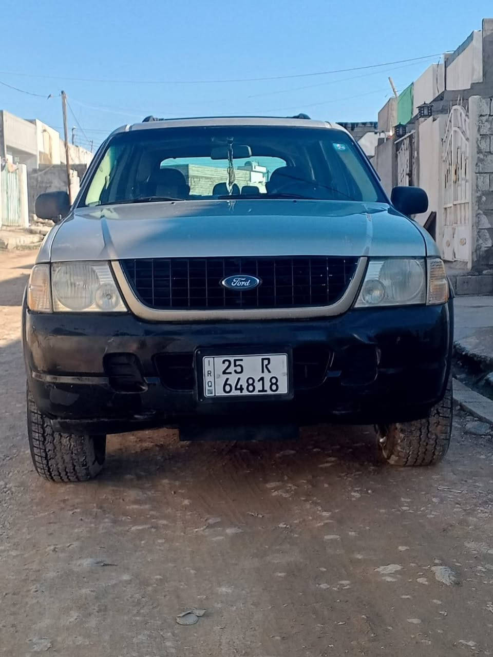 السلام عليكم جميعا ...سياره اكس بلور  للبيع موديل 2004 رقم كركوك انكليزي سنويه  جديده  كفاله عامه من صدر وحداده كير ومحرك وتبريد  سياره حلوه وترايك وين متريد علما السياره مسجله موديل 2000  السعر 75 ورقه والسياره موجوده في اربيل  منطقة دارتو  وشايف خير للياخذها. رقم الهاتف *********** فيه وااساب... ومن الله التوفيق
