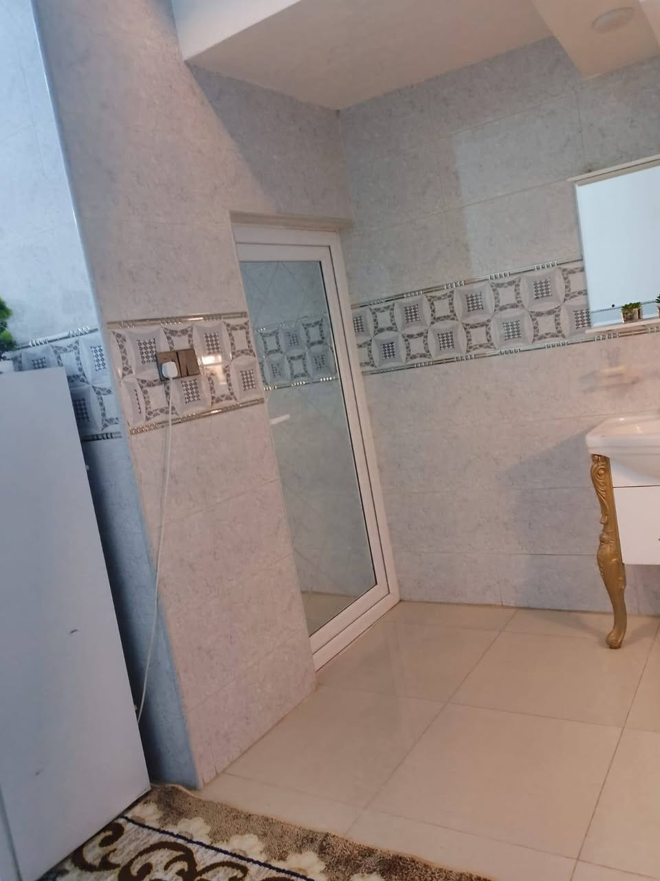 واجهة 5 نزال 20
منطقه الفحامه 
سند 25
رقم الهاتف ***********
