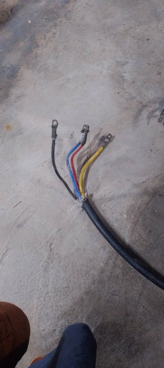 كيبل ١٠متر ابو ال ٧٠  السعر ٣٥٠ الف للاستفسار الاتصال بالرقم*********** واتساب*********** عنوان ديالى بلدروز
