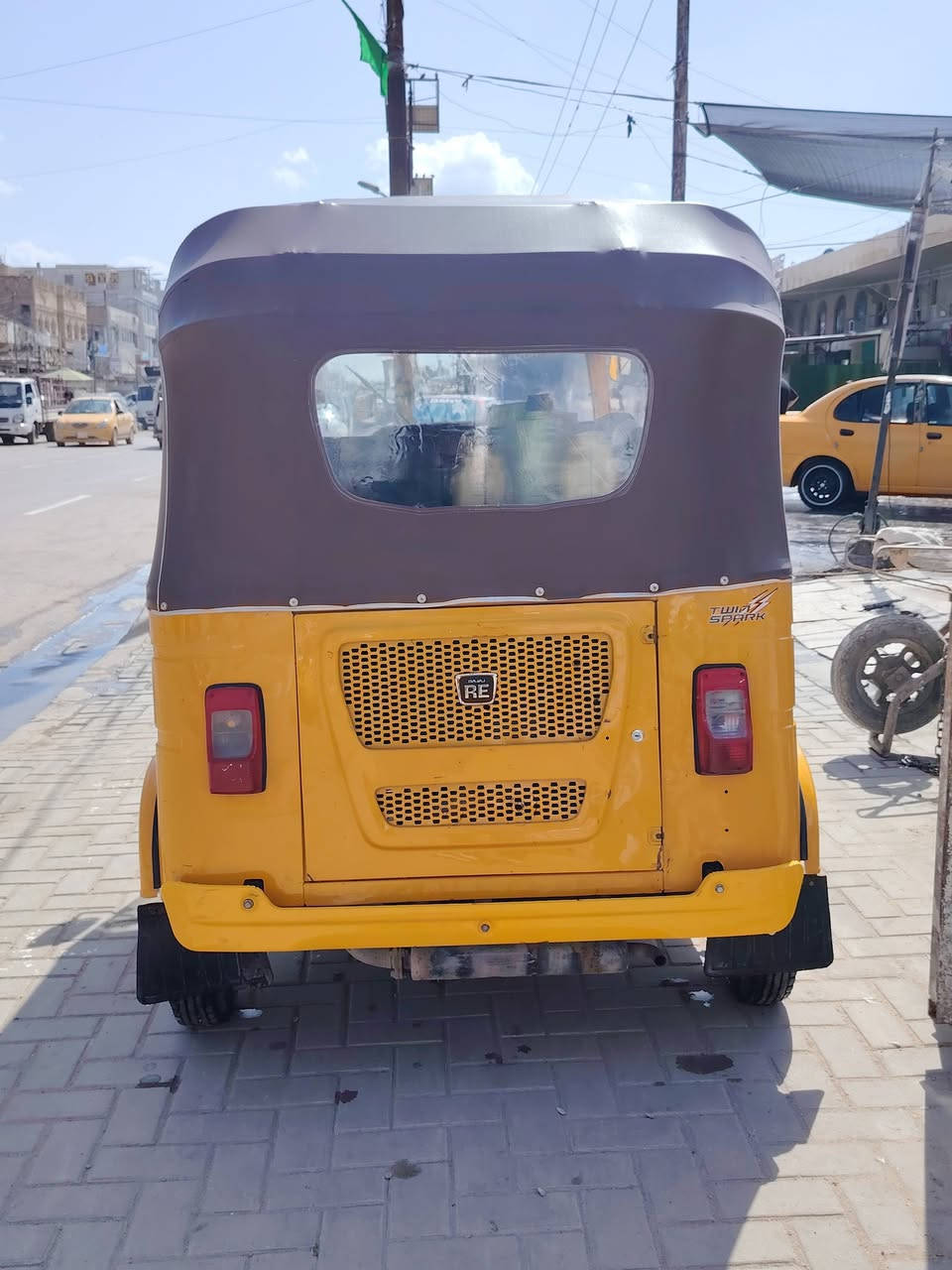 سلام عليكم شباب تكتك للبيع موديل 21 شهر 11 تكتك صفر مو جوزيه خير من الله اي نقص مابيه تراي زيرو مكاني بغداد شهداء البياع ***********
