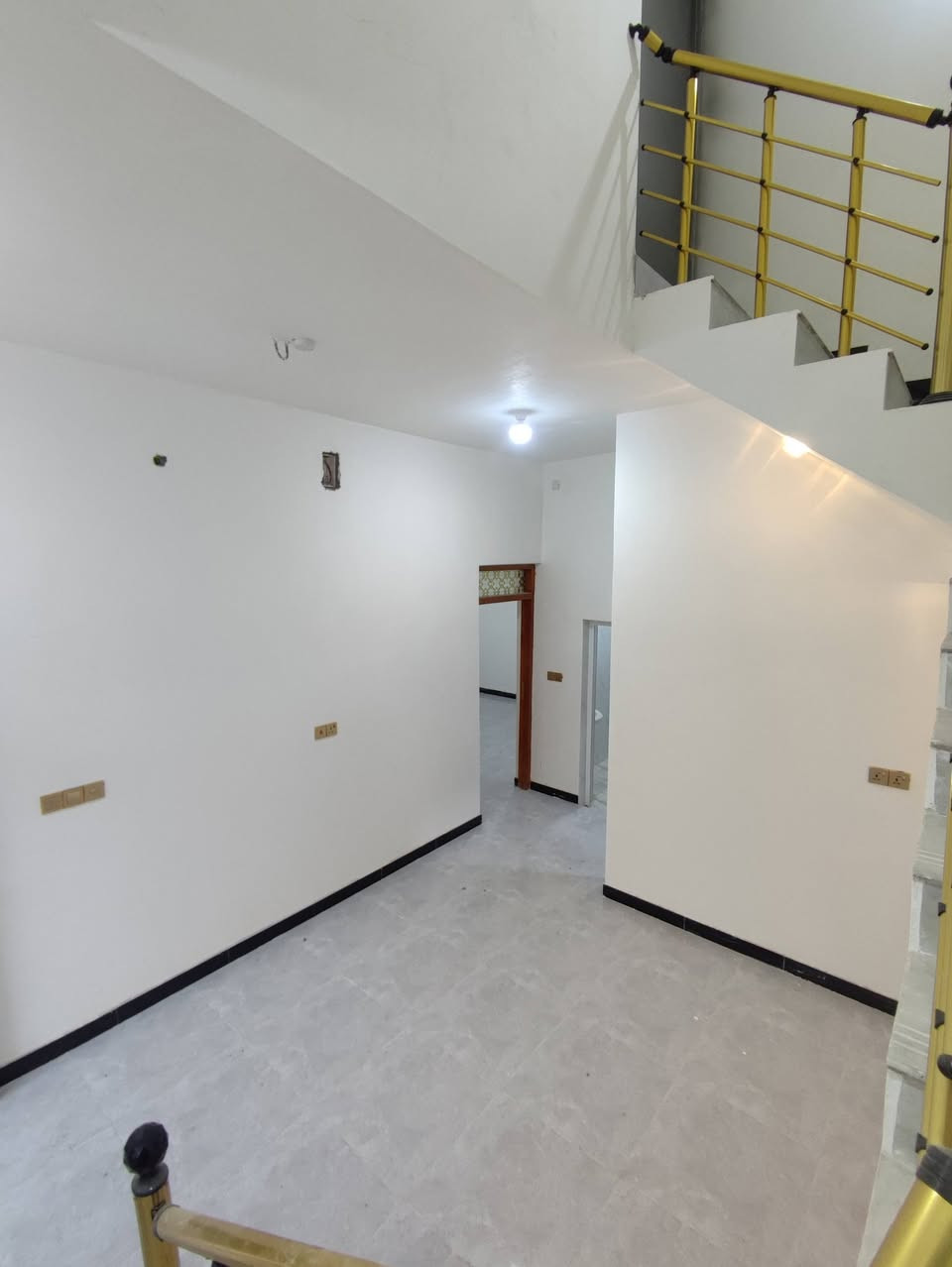 بيت بناء حديث 100متر طابو صرف
بالاسكان الصناعي بحي المهندسين
البناء // طارمه استقبال وصاله وغرفه ومطبخ وصحيات داخليه وخارجيه ومنور وسطح اشتايكر
السعر والتفاصيل راسلني واتساب متوفر ***********
