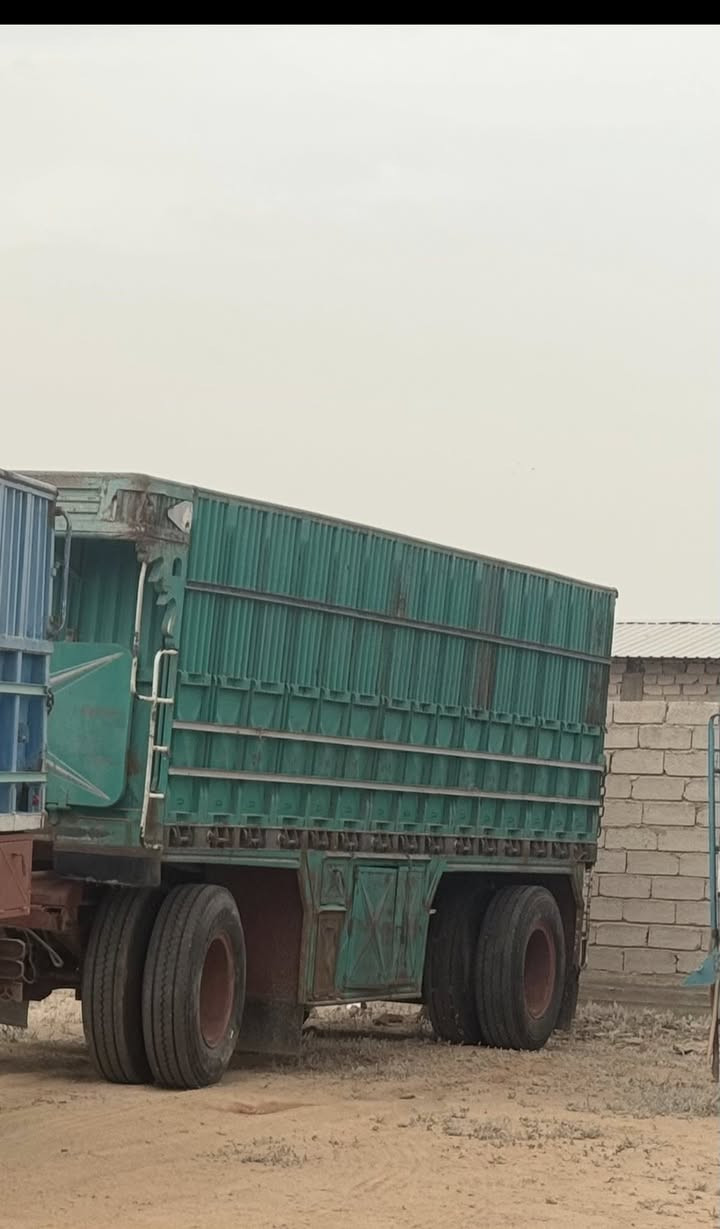 مقطوره للبيع طول ٨ اله ربع جديده تخم تاير مكان نجف ***********
