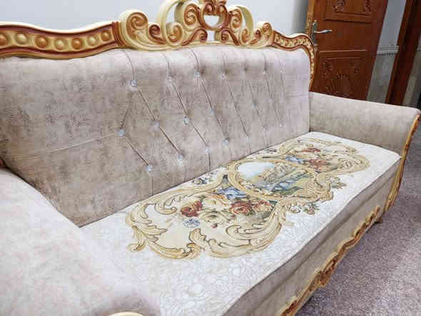 ياالله 
تخم ملكي تركي نضيف مابي اي ضرر 5قطع 10مقاعد السعر 400 وبيه مجال قليل توصيل موجود ***********
