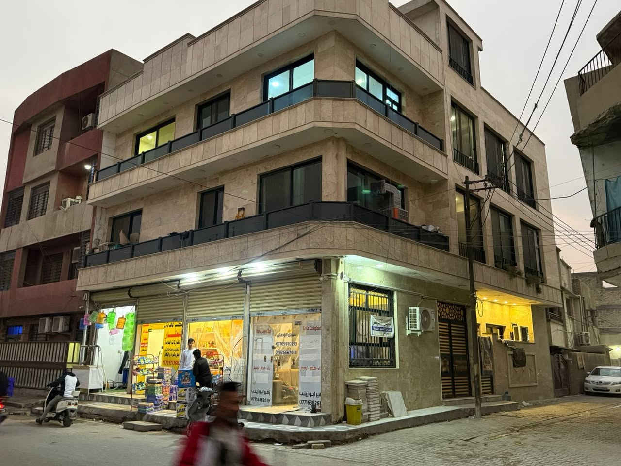 للبيع-#بنايه / مكتب هاشم الشمري / زيونه
🔹بناية ١٦٧م ركن جبهه ١٠ بناء/ حديث ٢٠٢٥
🔺تحتوي على ٣طوابق الطابق الاول  ٤محلات 🔺مع مشتمل ارضي 
🔺الطابق الثاني شقتين سكنية 
🔺الطابق ٣ شقتين سكنية
🔺المجموع ٤محلات و٤شقق ومشتمل ارضي
............................................................................
🔹تقع في النعيرية شارع جامع عرفات 
🔹مقابل سياج مدرسة البحتري
✅الوارد ٣٠٧٥٠٠٠ ثلاث ملايين وخمسة وسبعون الف دينار

✅السعر ٨٢٥٠٠٠٠٠٠ثمانمئة وخمسة وعشرون مليون مع مجال


**إذا كنت صاحب هذا الإعلان وتريد حذفه لأي سبب، رجاءا أرسل رسالة إلى الدعم الفني**