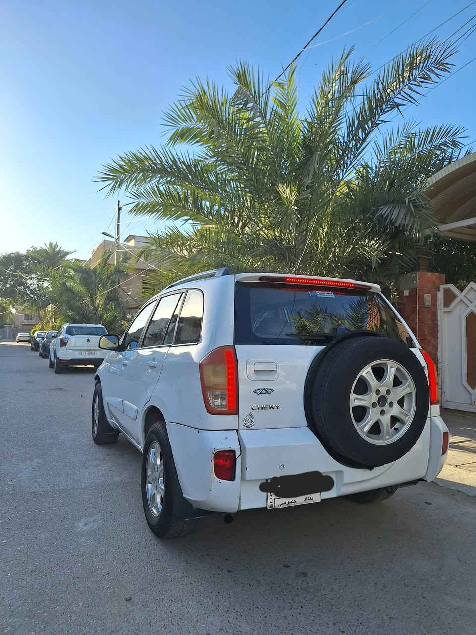 شيري تيكو موديل 2015 كير ميكانيكي محرك 2000 رقم بغداد الماني سنوية 2027 بإسم زوجتي (شرط تحويل ثاني يوم ابيع للجناي فقط اذا بياع شراي اعتذر مابيع) سيارة محرك وكير بلادي ماشية 78 الف كيلو حقيقي ..  الكشر بلادي بدون حادث ولا تصليح ولا صبغ فقط طخات وشخوط مامصلحهن ليدات امامية نهارية وحساسات خلفية وشاشة وكامرة وفتحة سقف .. دواخل بيجي .. زوج تايرات امامي جديد ..
مكاني بغداد الكرخ للاتصال ***********
 الشراي يتصل غير متواجد على الفيس
