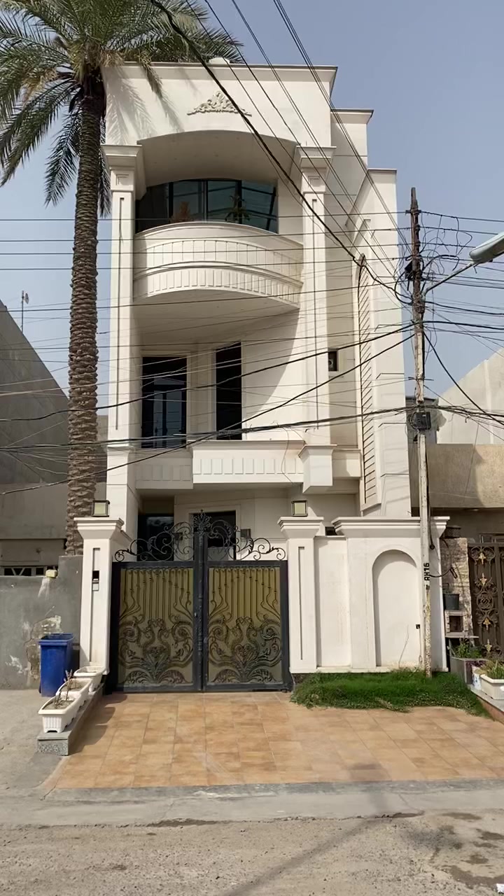 دار للبيع في منطقه العامريه مربع الدفاع المدني المساحه ١٥٠متر واجه ٥نزال٣٠ بناء حديث يتكون من ٣طوابق
يحتوي على صاله ومطبخ وخدمات و٦نوم و٥حمامات
مكتب العيش الرغيد للعقار
***********
***********
