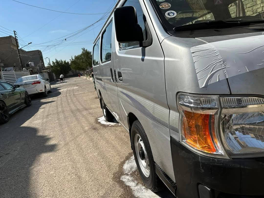 سلام عليكم نيسان يورفان 11 مكينة كير اكسل كفالة تخم تاير جديد  صدر جديد سياره بيه غبغ صندوك مبدل بلادي وبيه بارد بل سلايت سياره جاهزه كبل لشارع سعر ١٣٠ وبيه مجال عنوان بغداد
***********
