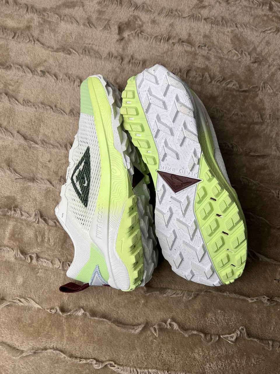 Nike react size 40(25cm)
نايك رياكت اصليه وكاله غير مستعمل باركود شغال القطعه تحفه فنيه وفوم عجينه الحذاء بالستايل الجبلي الي يعطيك قوه وثبات بغض النظر عن استعمالك سواء جري او جم او استعمال يومي، سعر القطعه, 35 الف دينار يوجد توصيل جميع المحافظات


**إذا كنت صاحب هذا الإعلان وتريد حذفه لأي سبب، رجاءا أرسل رسالة إلى الدعم الفني**