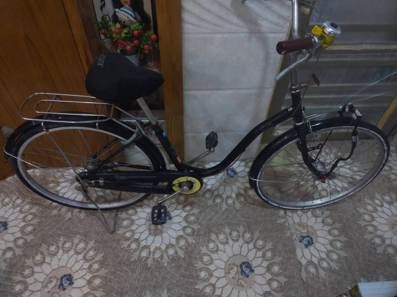 السلام عليكم باسكل للبيع موزه جديد موديل 2011 بريكات وره وكدام جديد كلش ياباني سعر 60وبي مجال المكان النجف رقم ***********
