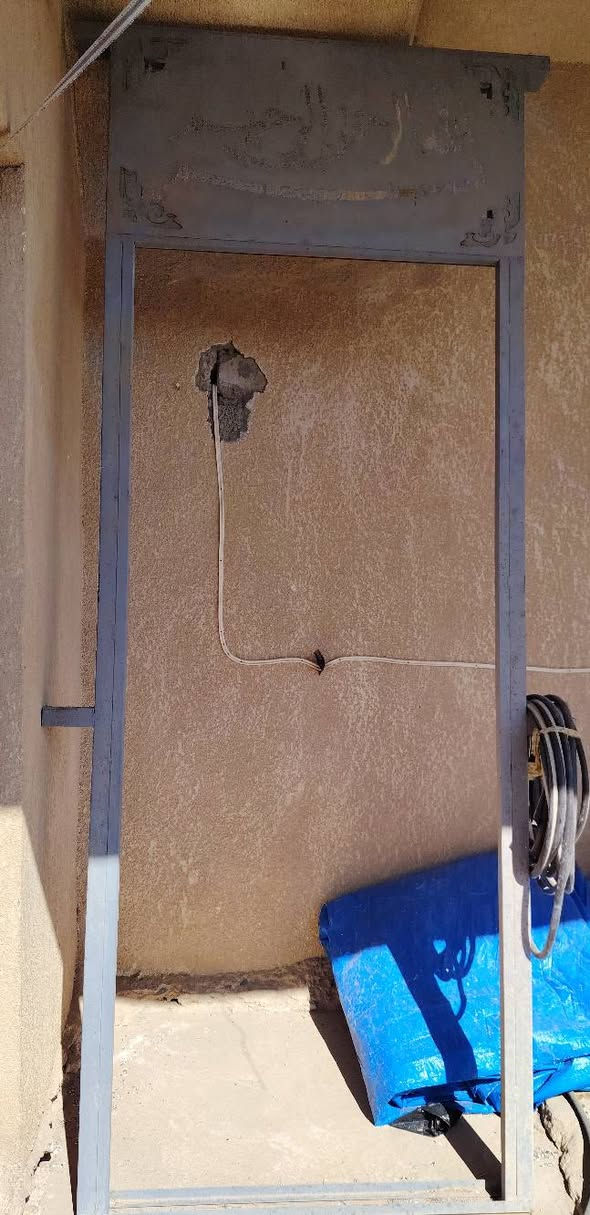 السلام عليكم
ملابن باب مطبخ وباب كليدور حديد ثقيل وشغل درجة أولى

ملبن الكليدور مستخدم شي قليل والثاني غير مستخدم

للبيع بسعر مناسب

***********
***********
