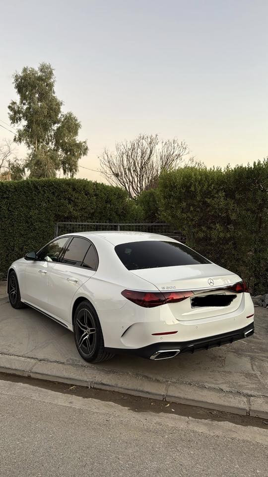 تحية طيبة ✋.                                                             مرسيدس بنز للبيع 
الفئة /E200
الموديل 2024
المنشأ الماني غير مسخدمة بل عراق
عليها كت كامل AMG 
رقم اربيل 
السيارة عليها تغليف كامل ppf مع الزجاجه الامامية
السيارة عليها تضليل بل سنوية
استخدام قليل جدا بوضع الوكالة 
ماشية 21,517km فقط
مكفولة من كل النواحي والسونار مرفق مع الصور
مواصفات السيارة فول الفول معروف المرسيدس
للاتصال 
***********
***********
